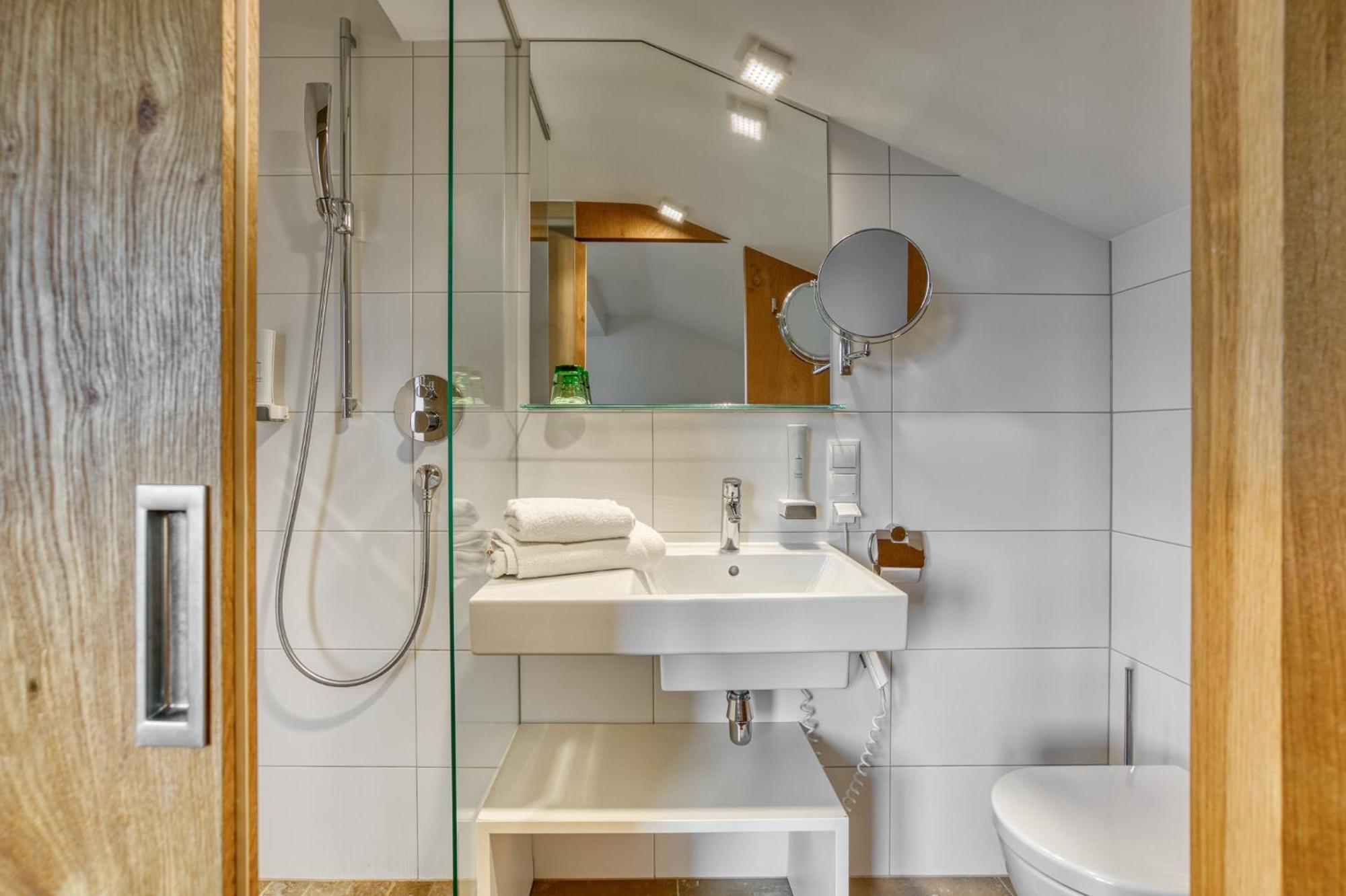 Hotel Wirtshaus Sattlerwirt 에브스 객실 사진